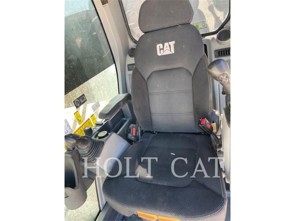 CAT 374 Telakaivukoneet