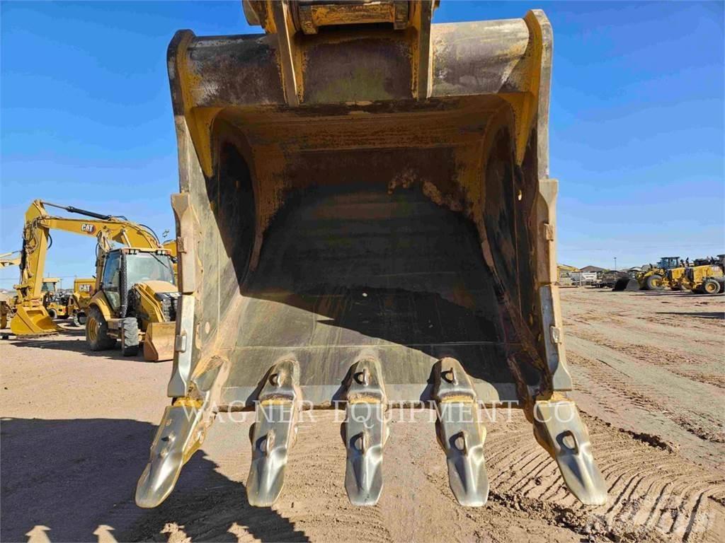 CAT 374 Telakaivukoneet