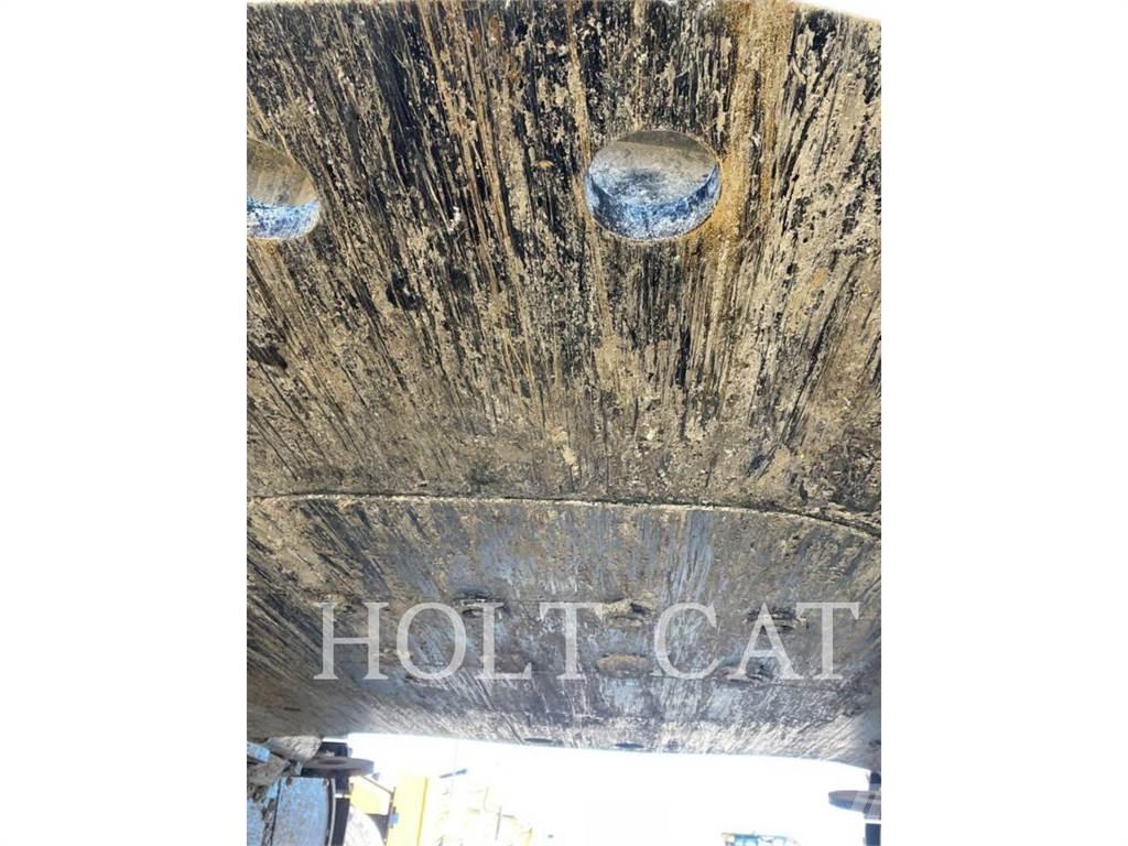 CAT 374 Telakaivukoneet
