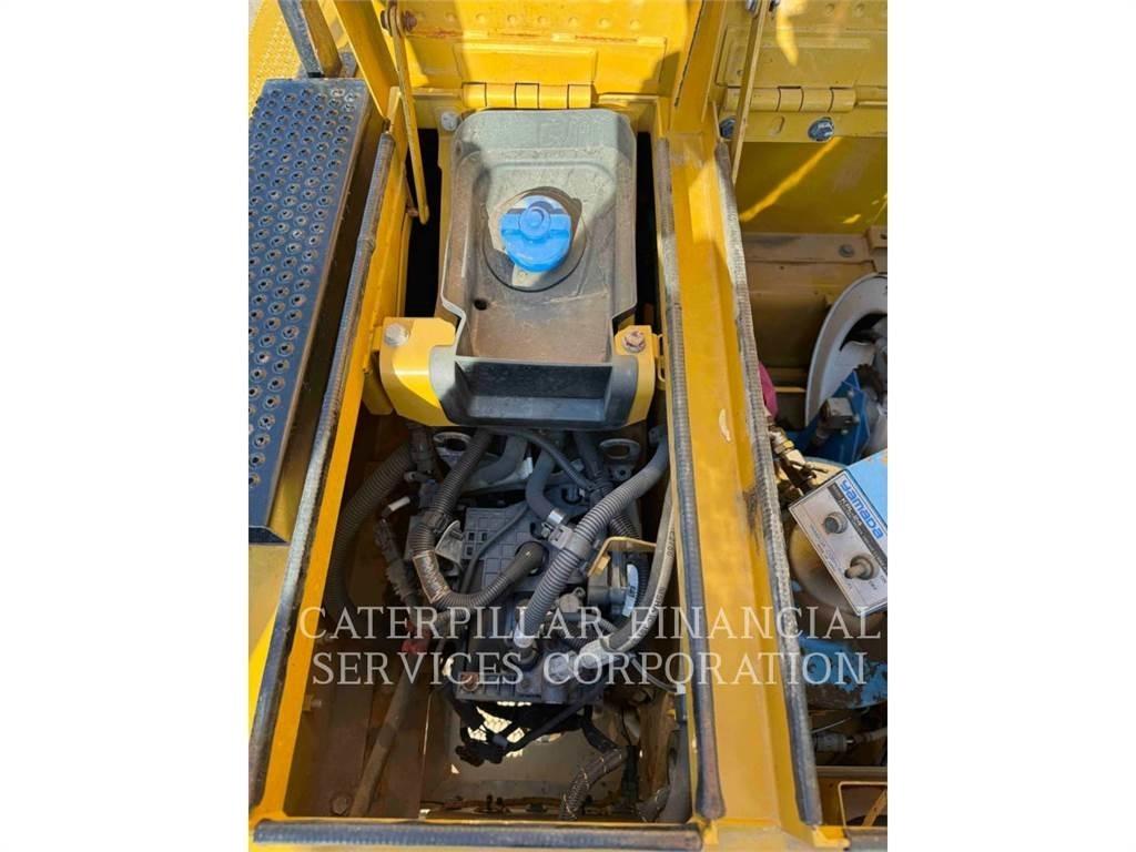 CAT 390FL Telakaivukoneet