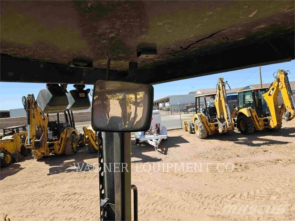 CAT 416F2 4WDS Kaivurikuormaajat