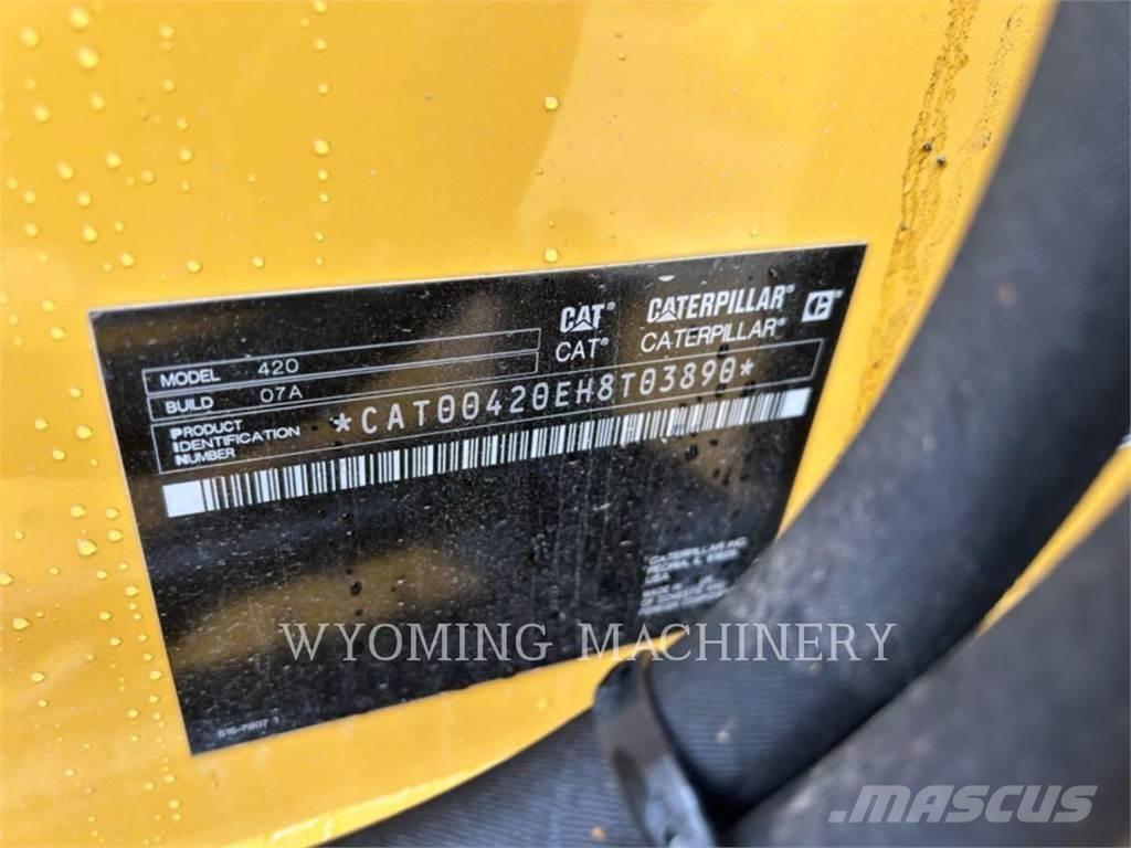CAT 420 Kaivurikuormaajat