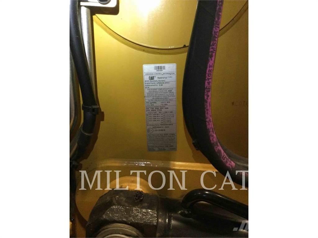CAT 420 Kaivurikuormaajat
