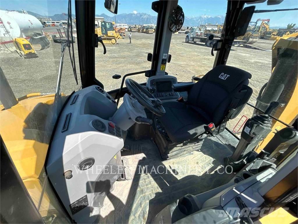 CAT 420 Kaivurikuormaajat