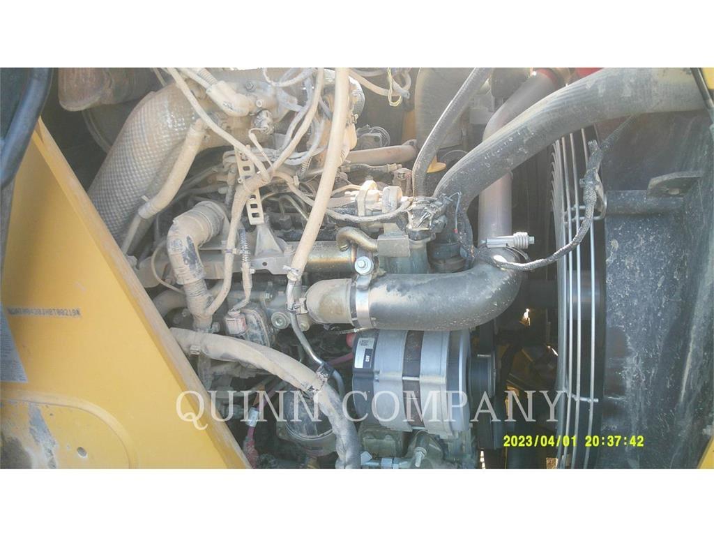 CAT 420 Kaivurikuormaajat