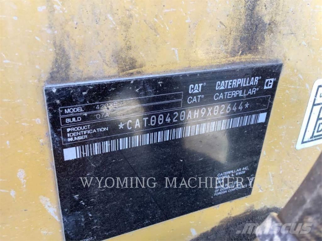 CAT 420 XE Kaivurikuormaajat