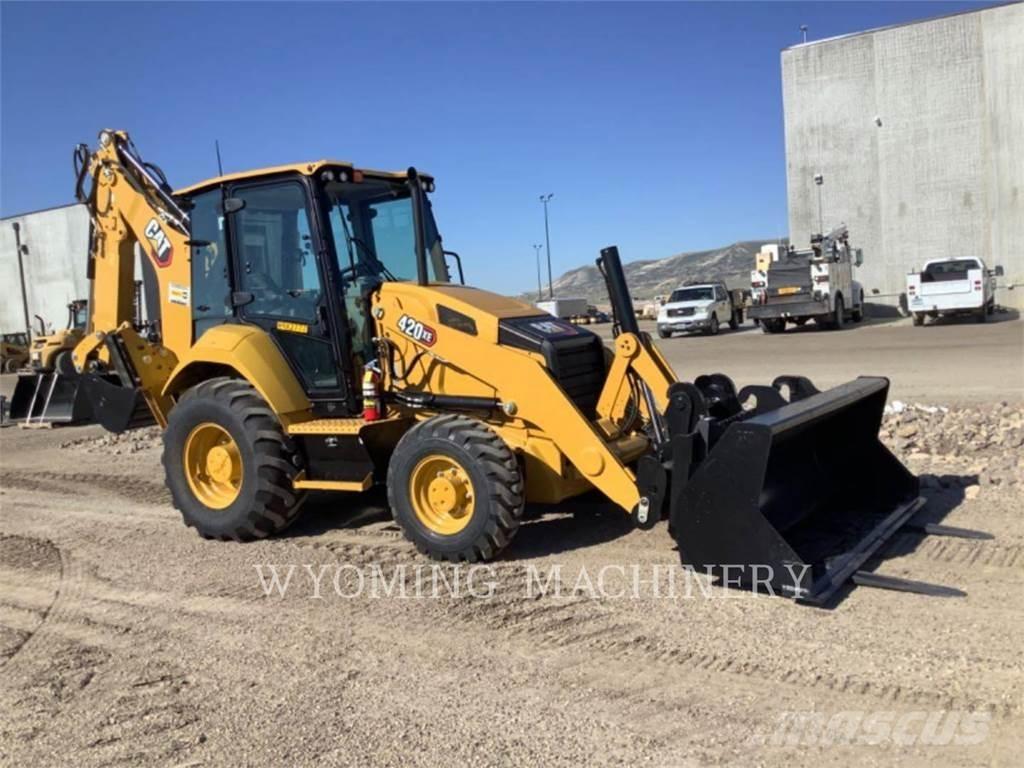 CAT 420 XE Kaivurikuormaajat