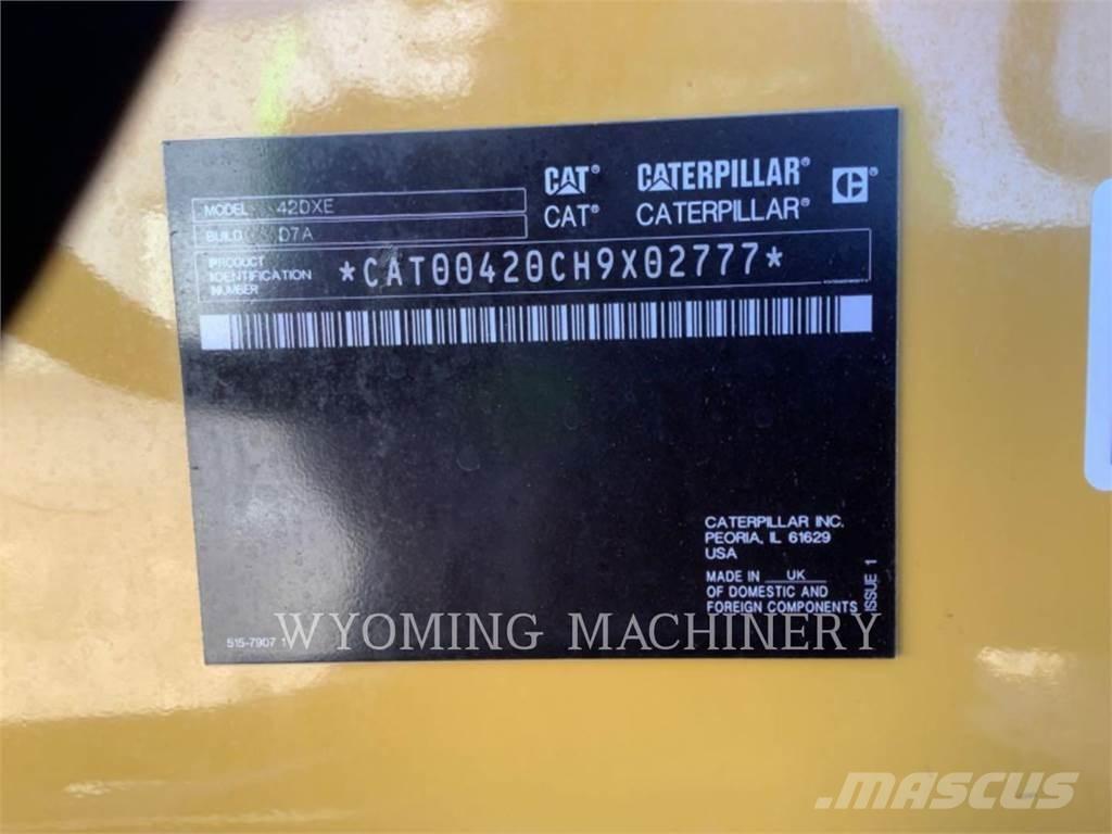 CAT 420 XE Kaivurikuormaajat