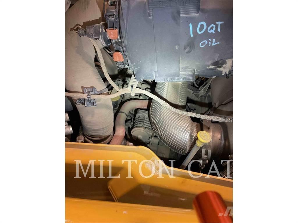 CAT 420 XE Kaivurikuormaajat