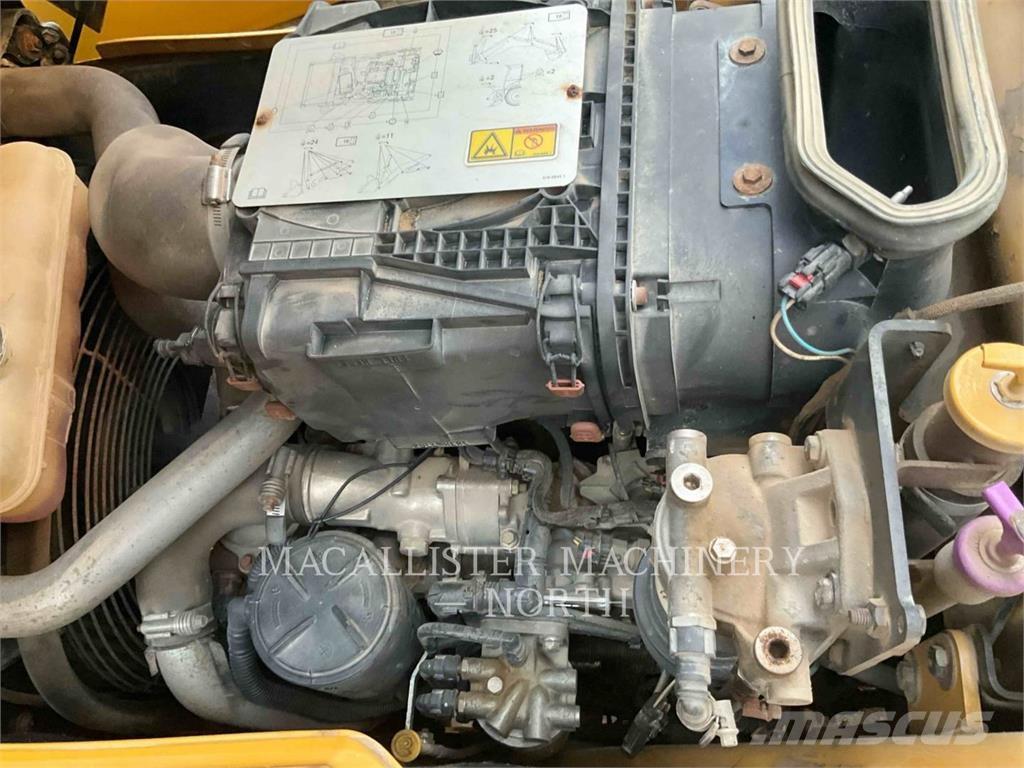 CAT 420F A Kaivurikuormaajat