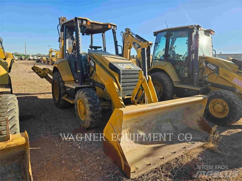 CAT 420F2 4WDS Kaivurikuormaajat