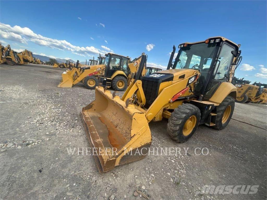 CAT 420F2 E Kaivurikuormaajat