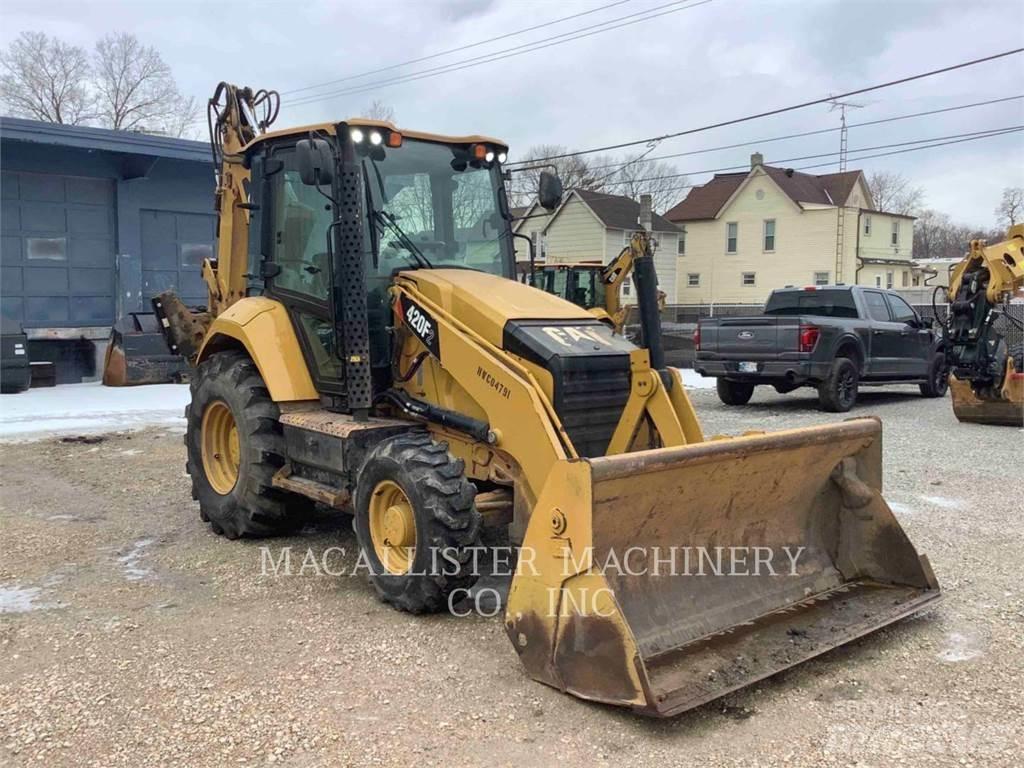 CAT 420F2ST Kaivurikuormaajat