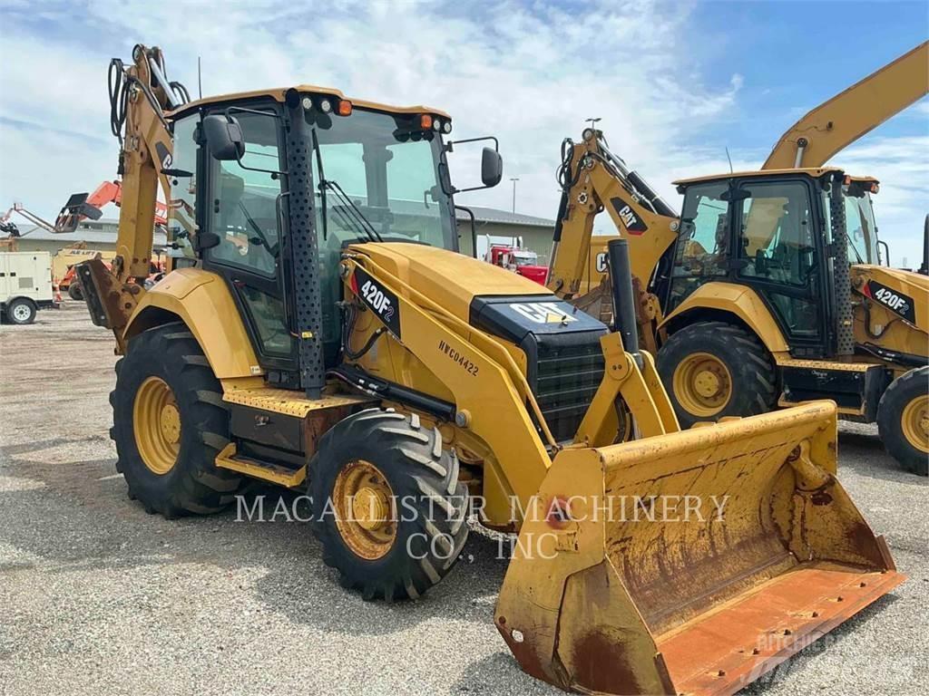 CAT 420F2ST Kaivurikuormaajat
