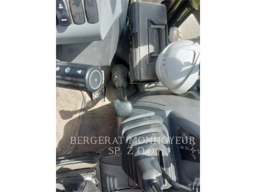 CAT 428 Kaivurikuormaajat