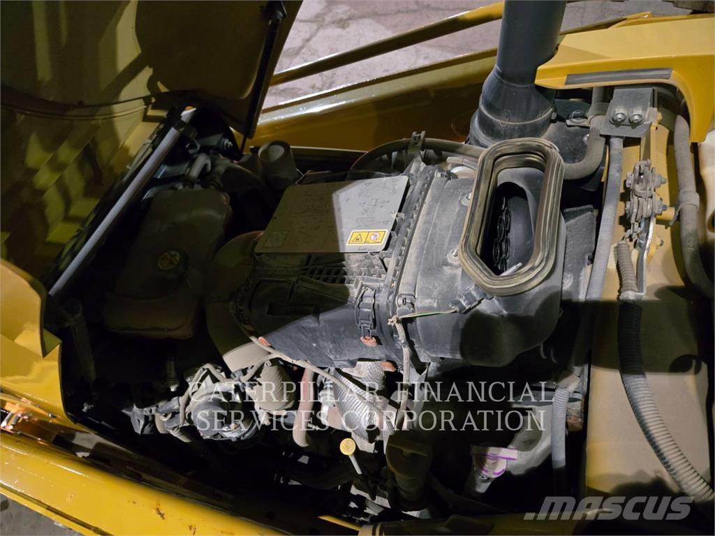 CAT 430 07A Kaivurikuormaajat