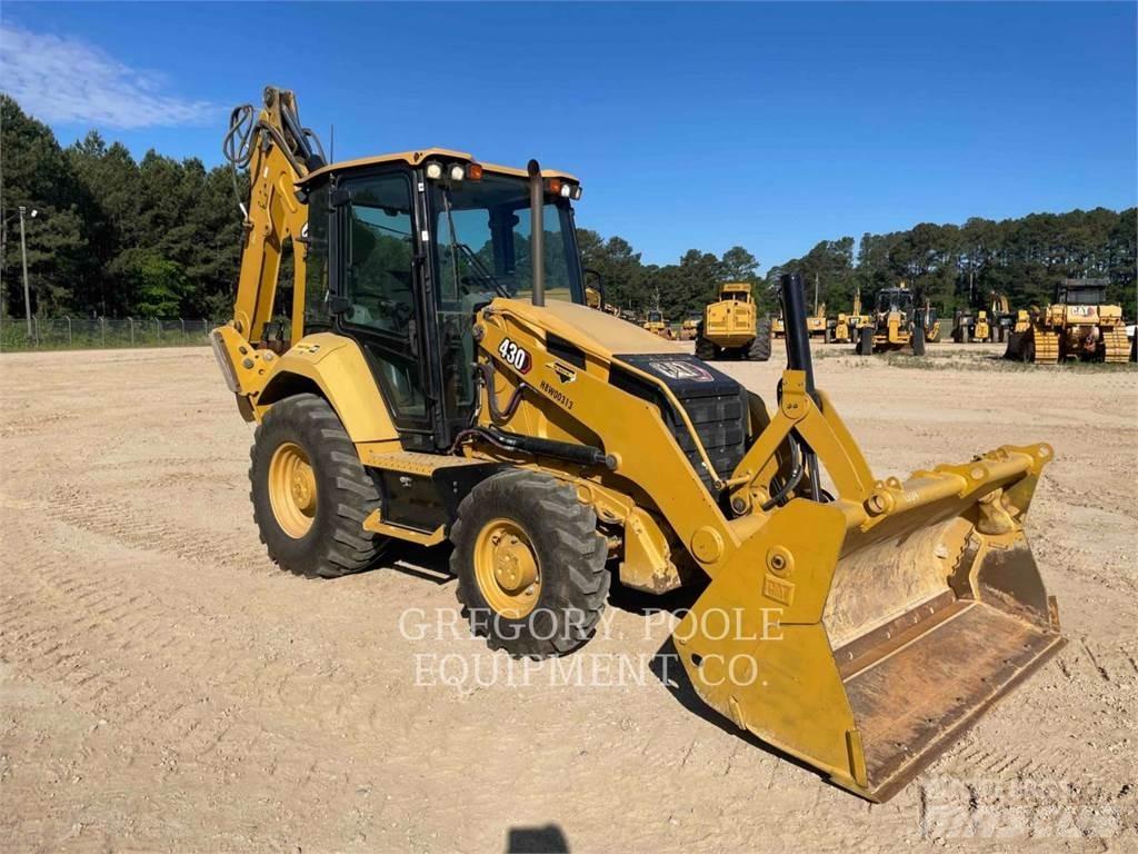 CAT 43007 Kaivurikuormaajat