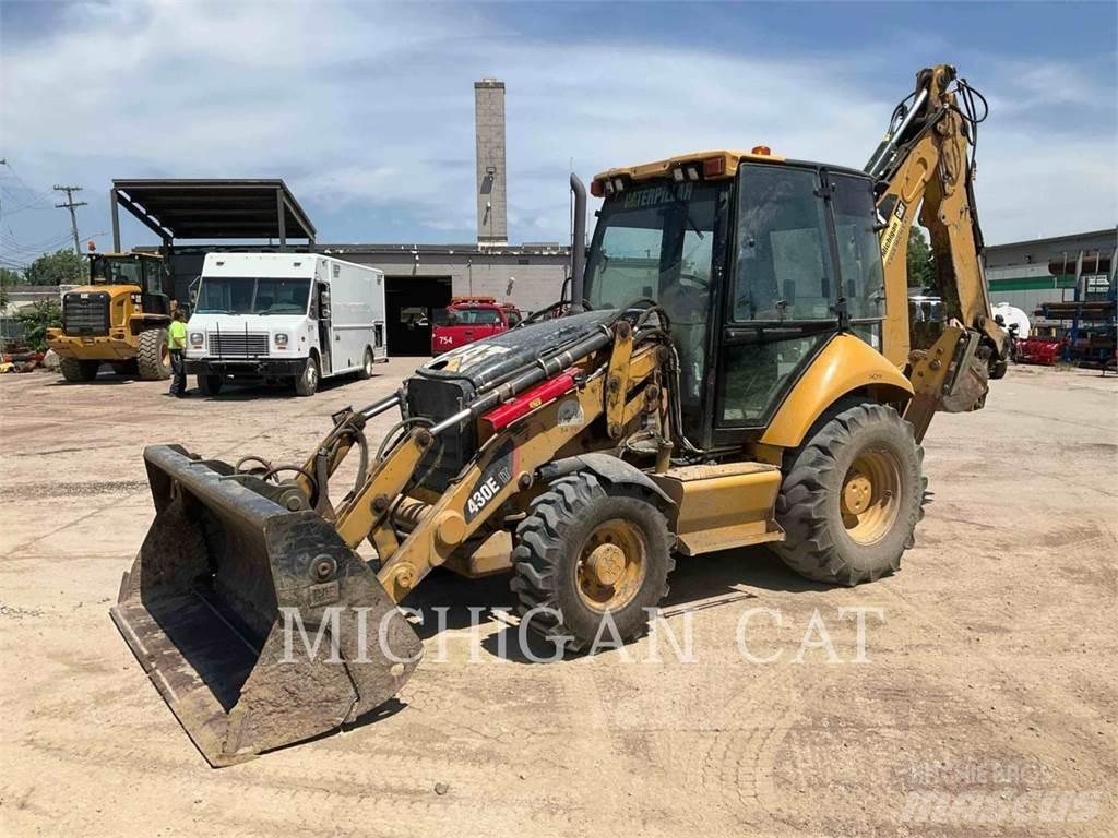 CAT 430EIT A Kaivurikuormaajat