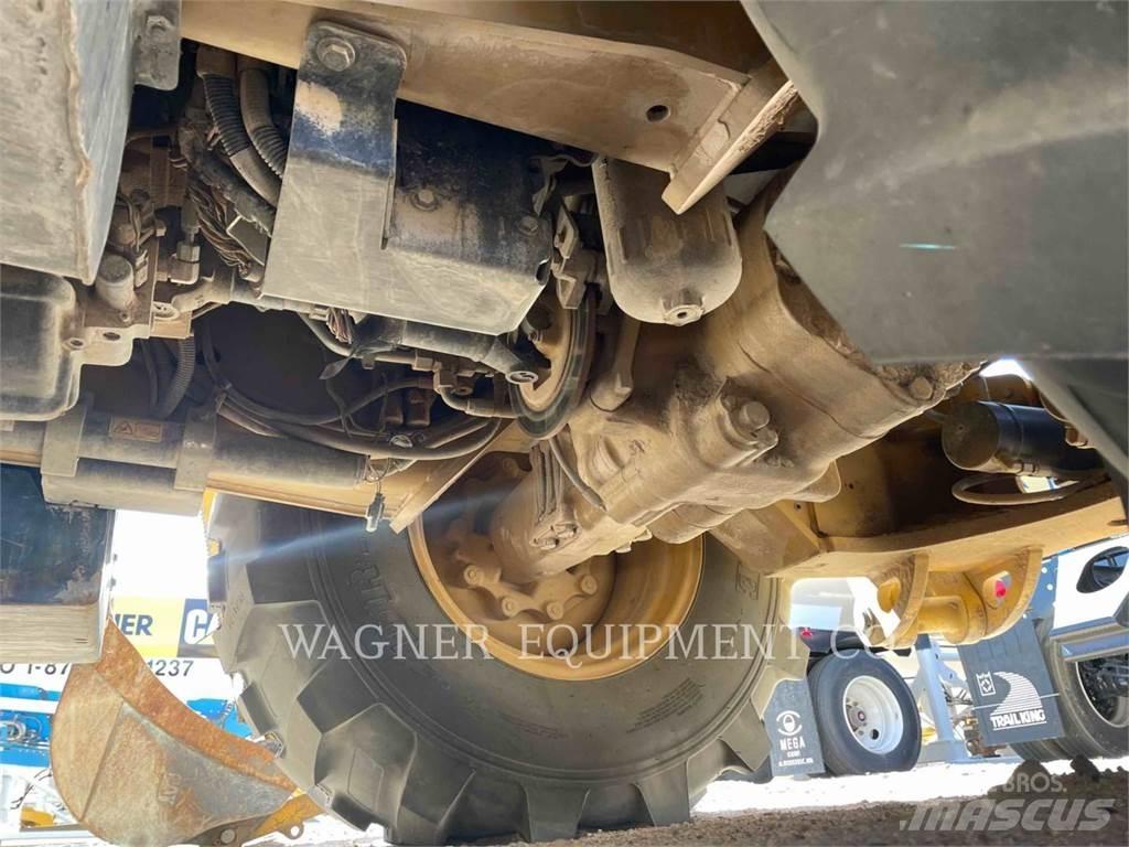 CAT 430F2 4WD Kaivurikuormaajat