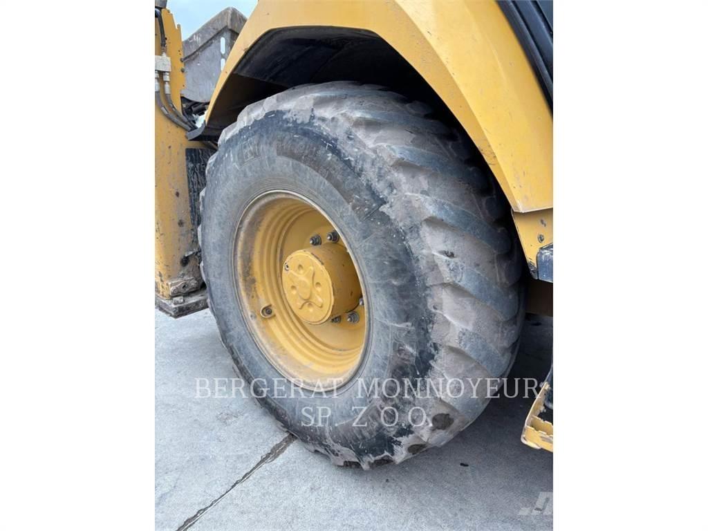 CAT 432 Kaivurikuormaajat