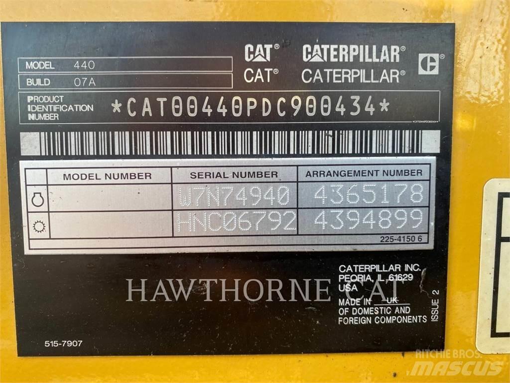 CAT 440 Kaivurikuormaajat