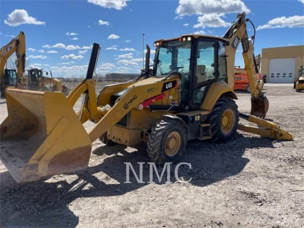 CAT 440 Kaivurikuormaajat