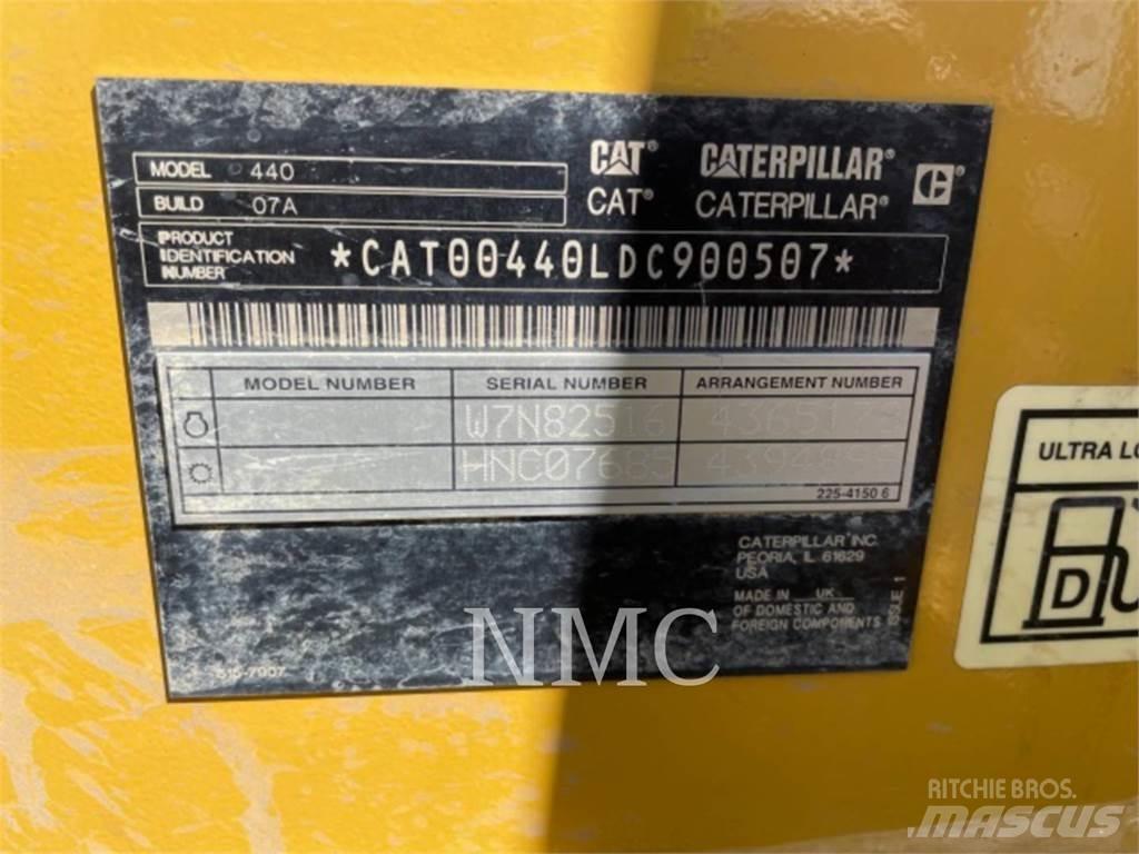 CAT 440 Kaivurikuormaajat