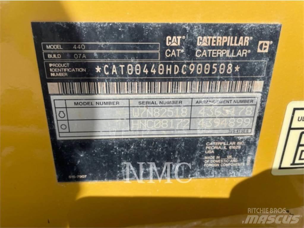 CAT 440 Kaivurikuormaajat