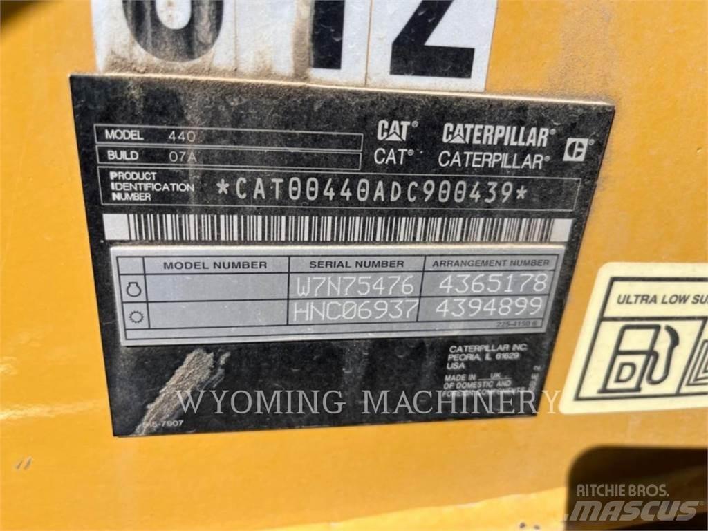 CAT 440 Kaivurikuormaajat