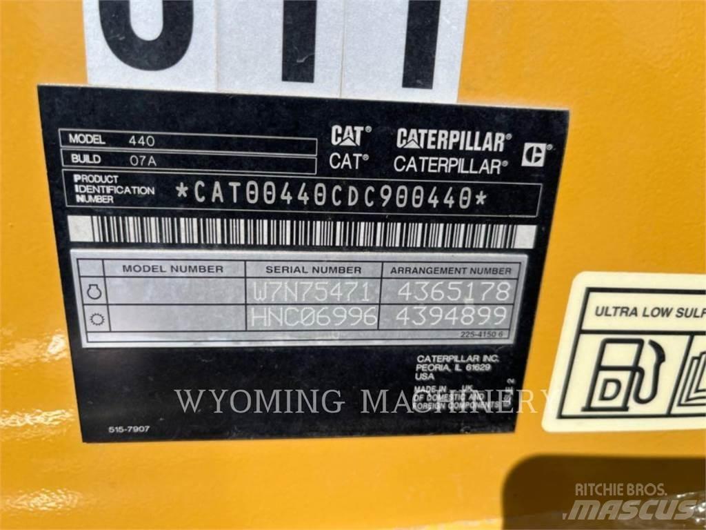 CAT 440 Kaivurikuormaajat