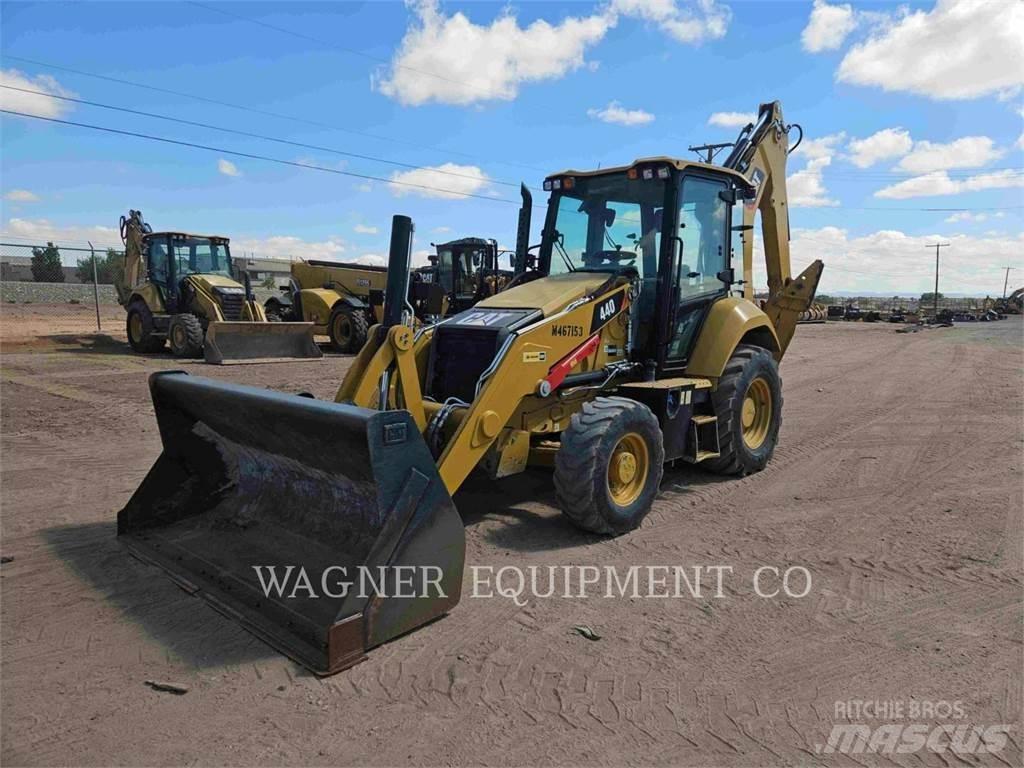 CAT 440 Kaivurikuormaajat