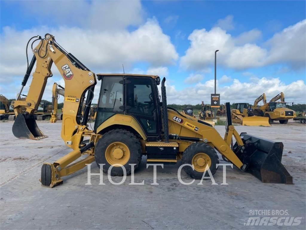 CAT 440 C4E Kaivurikuormaajat