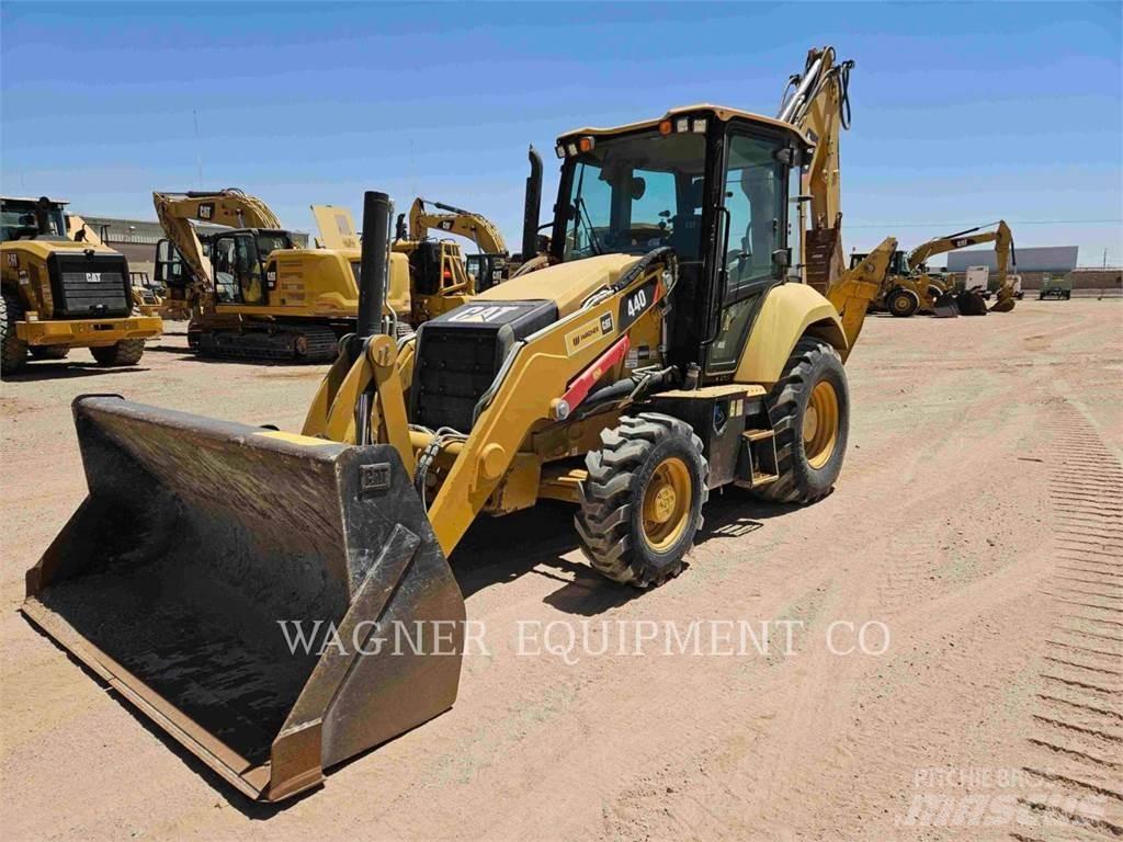CAT 44007 Kaivurikuormaajat