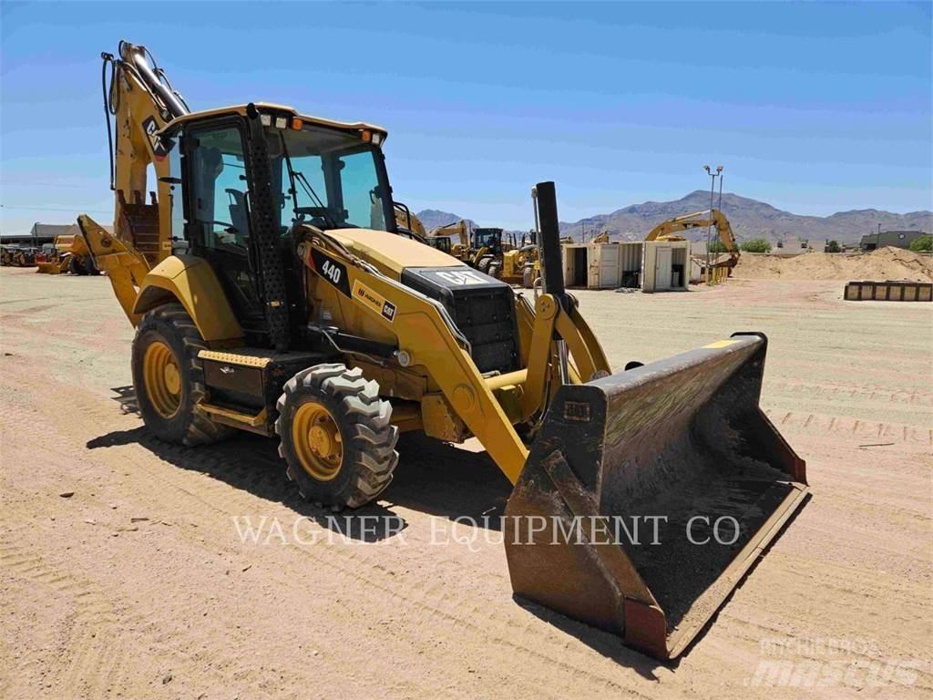 CAT 44007 Kaivurikuormaajat
