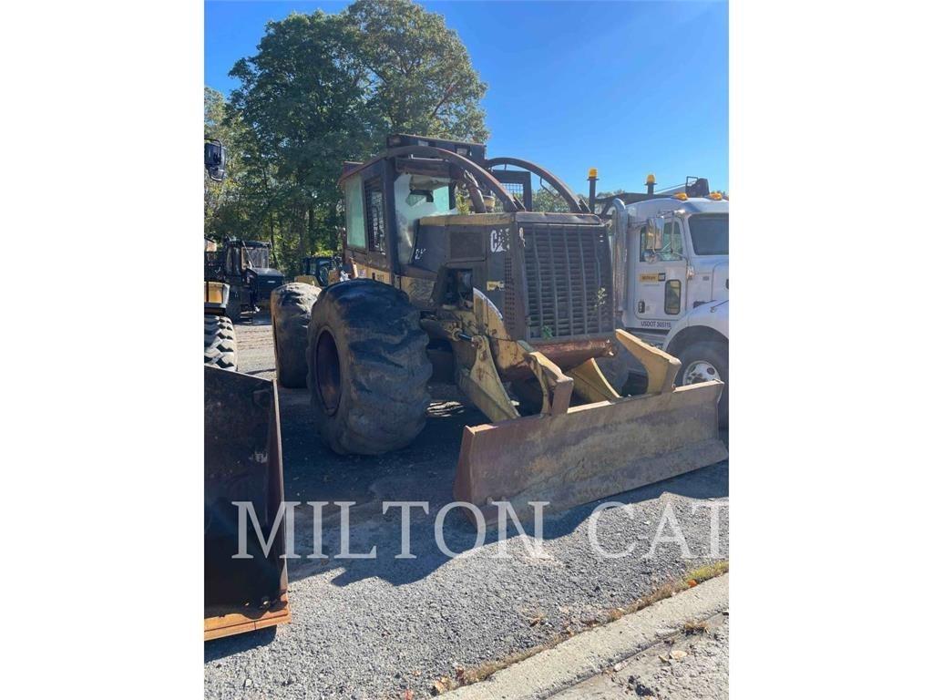 CAT 525B Juontokoneet