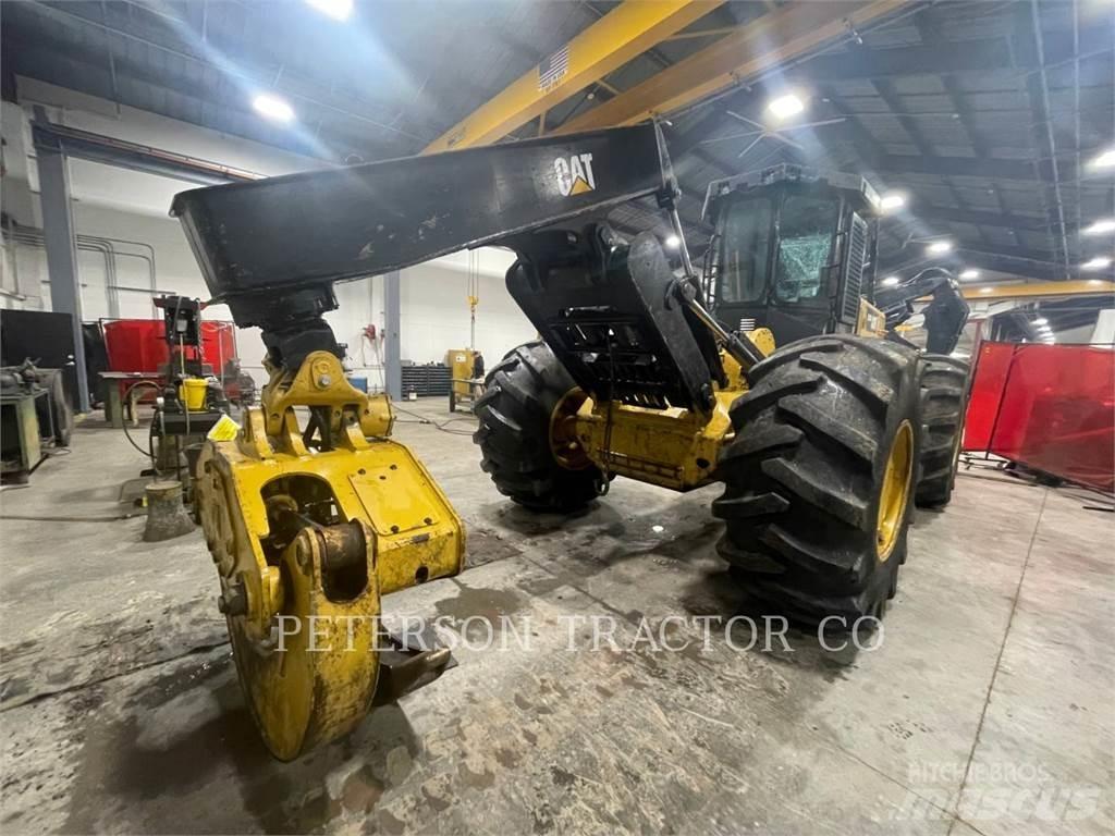 CAT 525D Juontokoneet