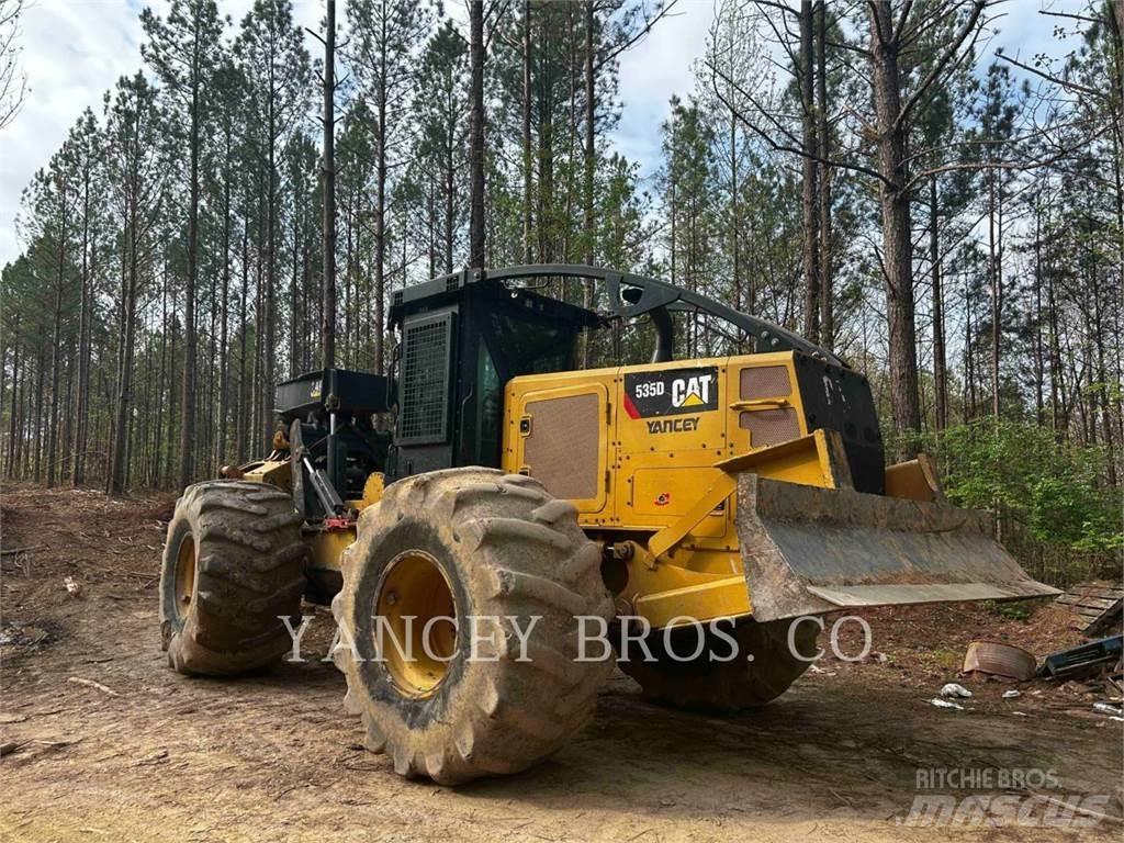 CAT 535D Juontokoneet