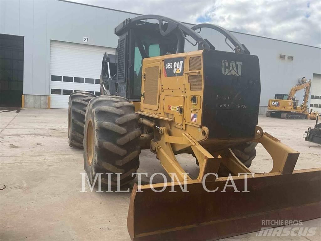 CAT 535D Juontokoneet