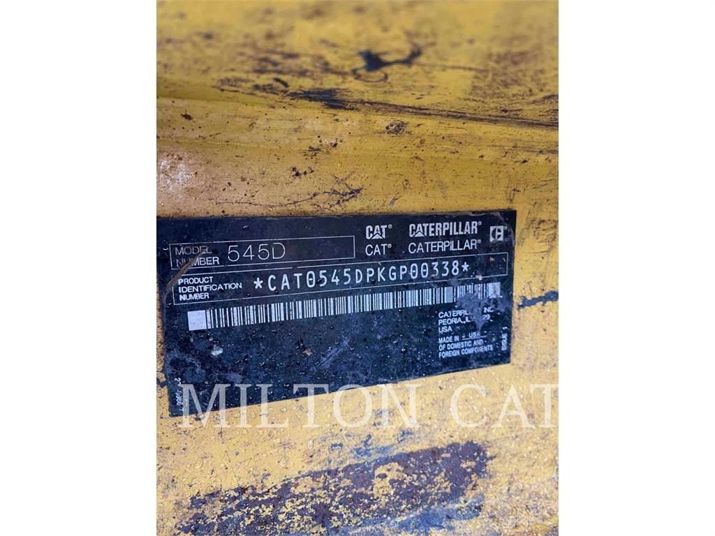 CAT 545D Juontokoneet