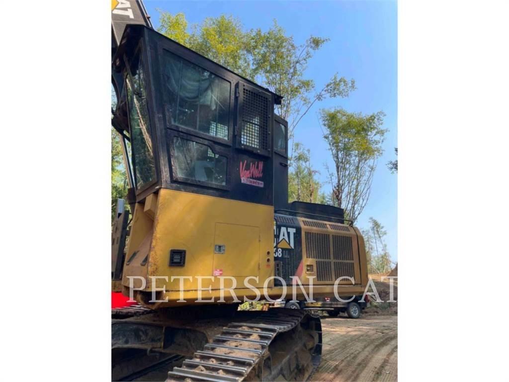 CAT 568 Metsätraktorit