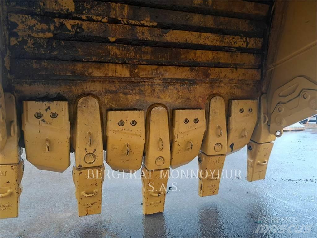 CAT 6015B Telakaivukoneet