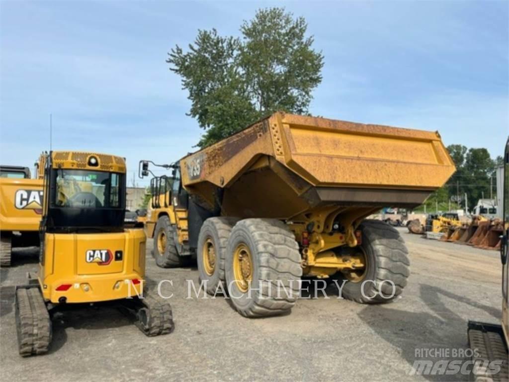 CAT 735 Sora- ja kippiautot