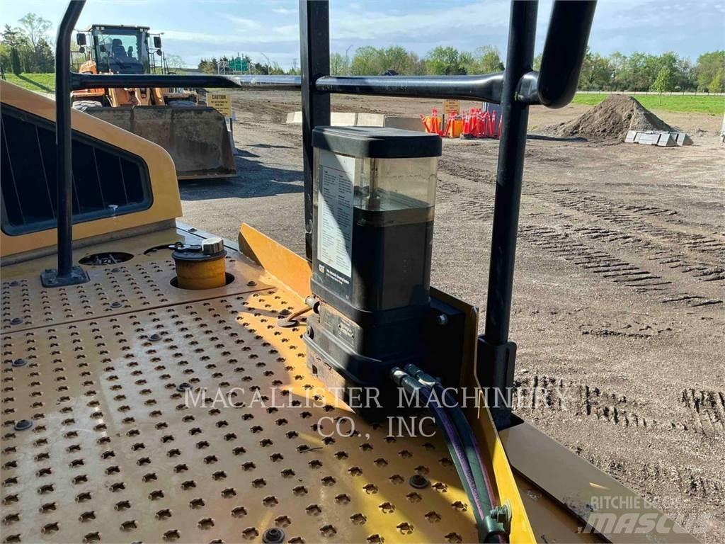 CAT 740 4EJ Dumpperit
