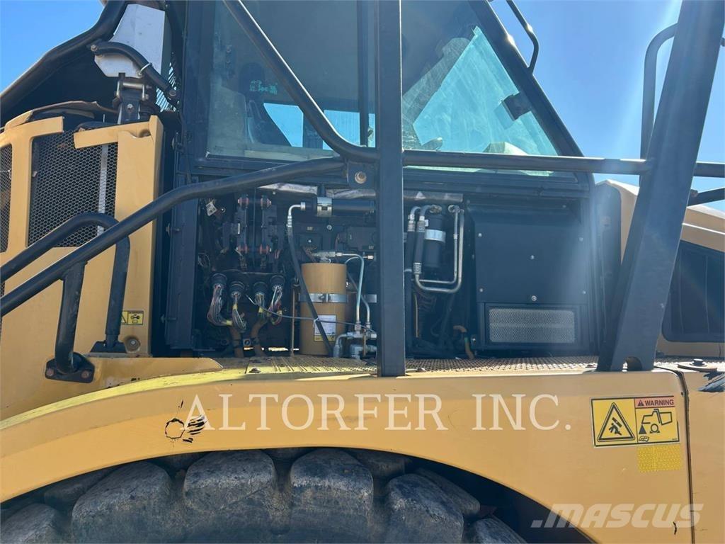 CAT 740B Dumpperit