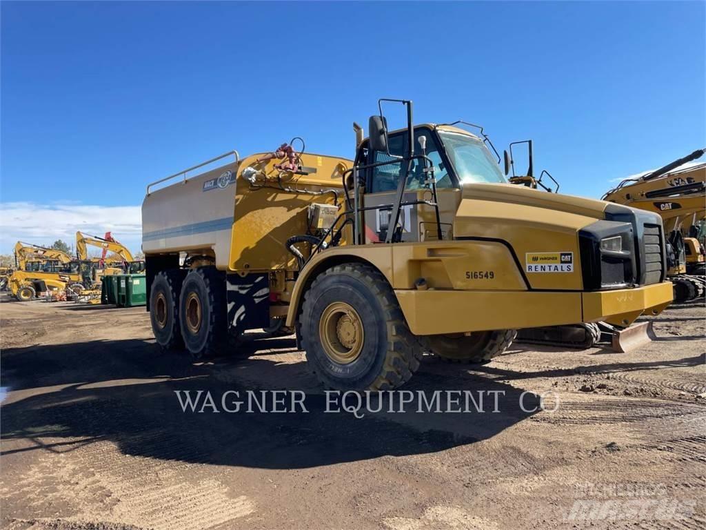 CAT 740B WT RB Vesisäiliöautot