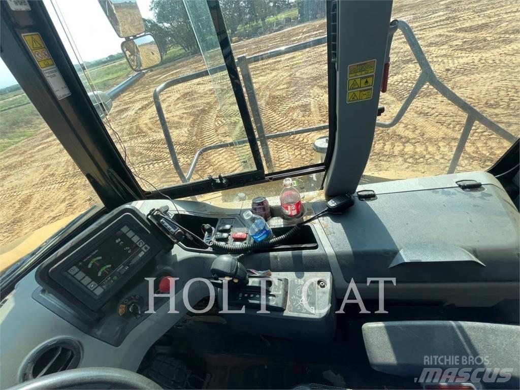 CAT 745-04 Dumpperit