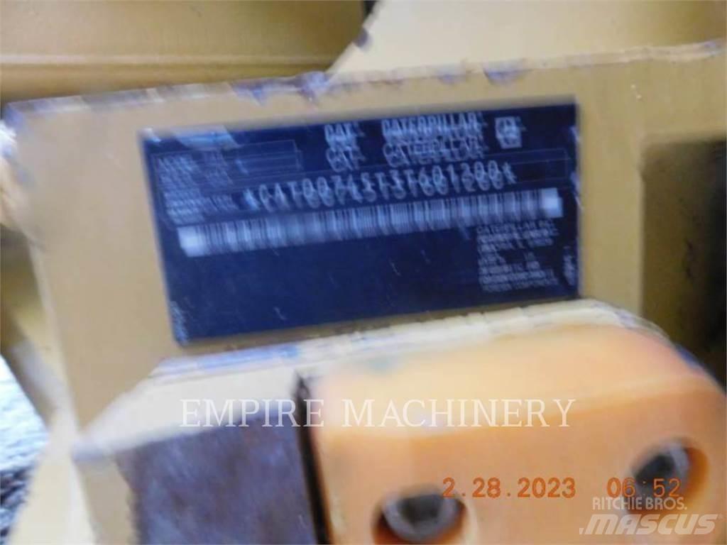CAT 745-04 Dumpperit