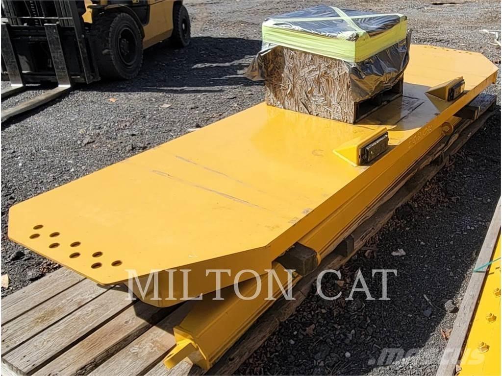 CAT 745 TAILGATE Alusta ja jousitus