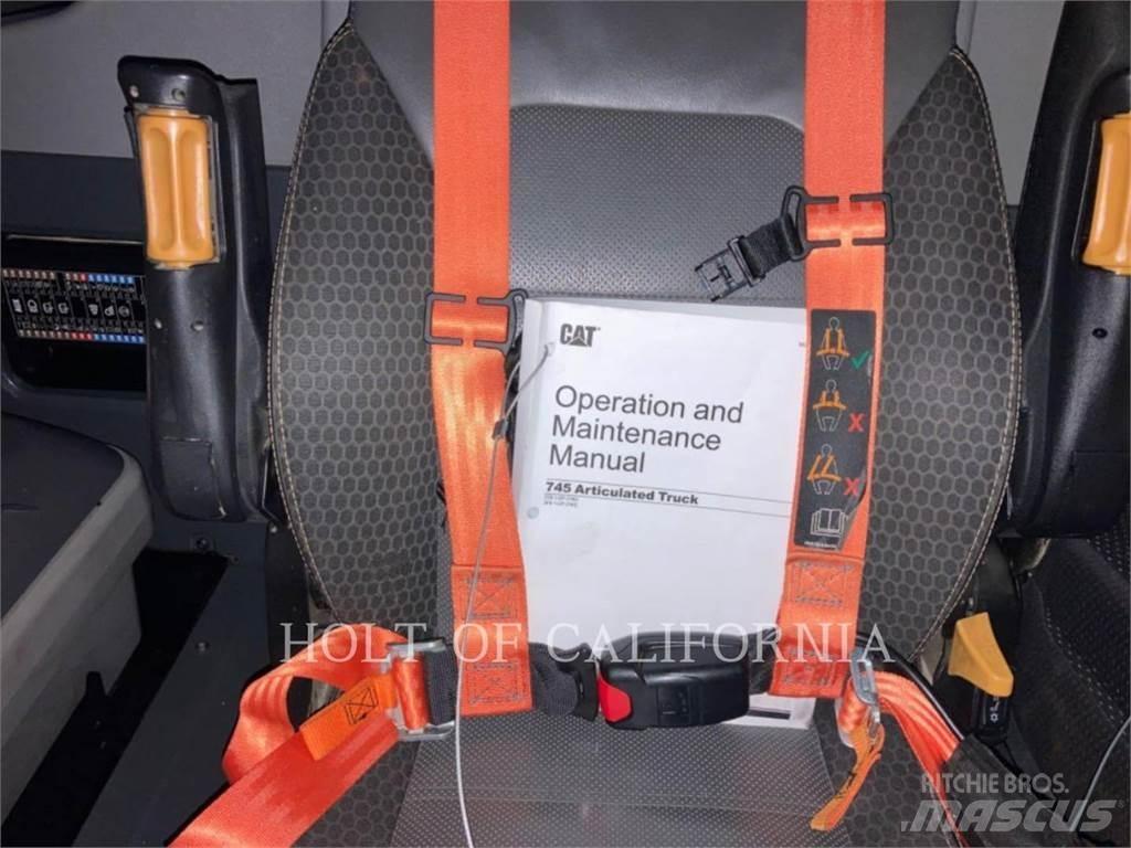 CAT 745 WT Säiliöautot