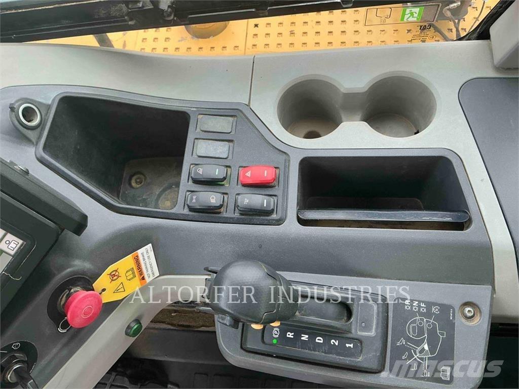 CAT 74504 Dumpperit